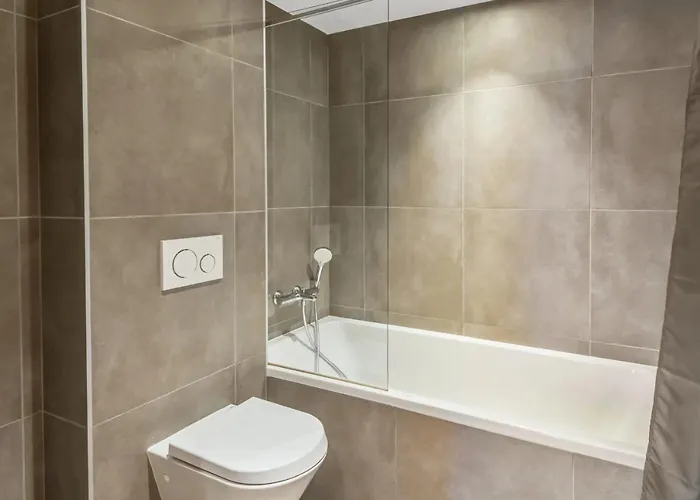 Luxe 5*,spa & Fitness, La Cordee 214 * שאמוני